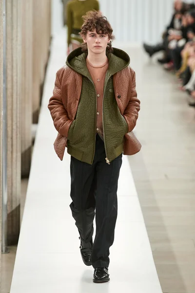 Look 47